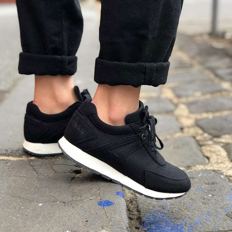 Low Seed Runner Vegan Sneakers Black Size 37-44