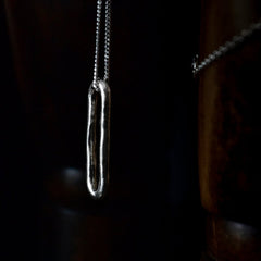 Lähtö halsband, berlock i äkta silver. Handtillverkad i Stockholm.