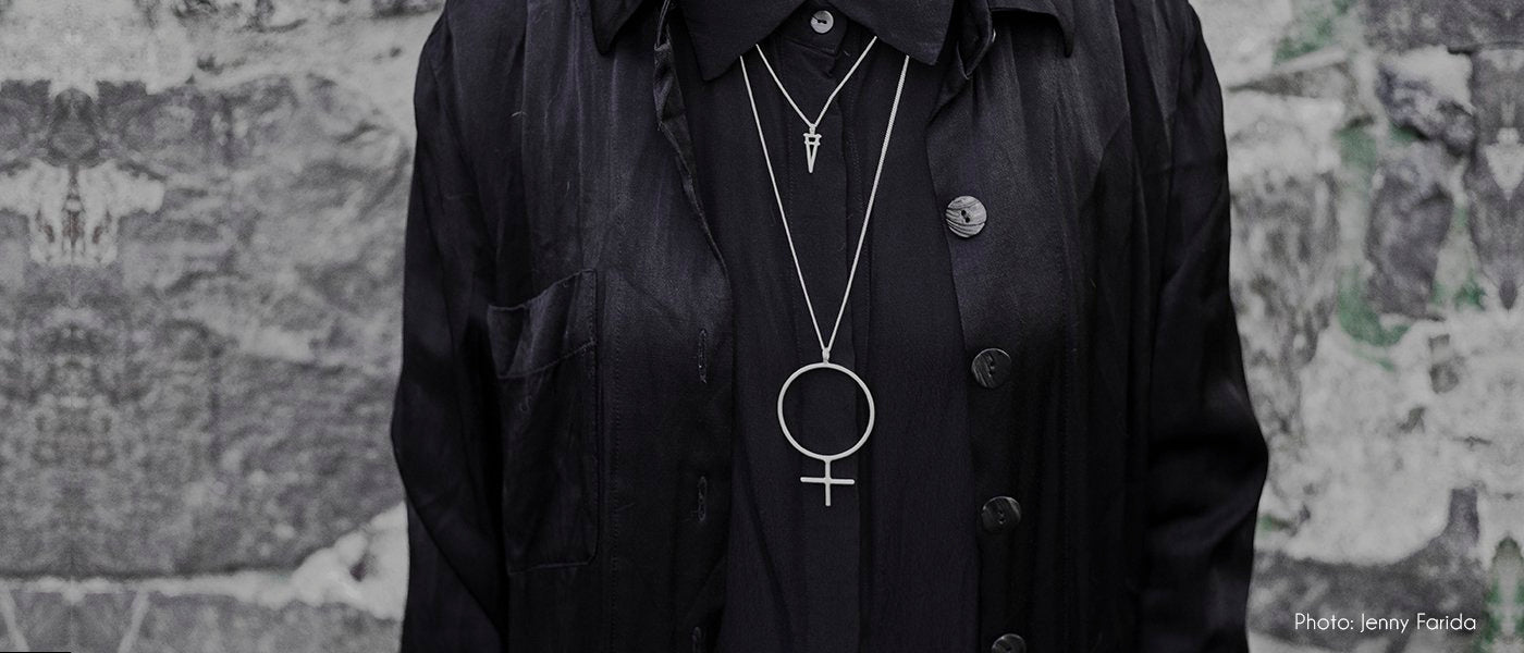 Wild & Arrow Smycken, Tillverkade i guldmeds-ateljén på Södermalm i Stockholm.